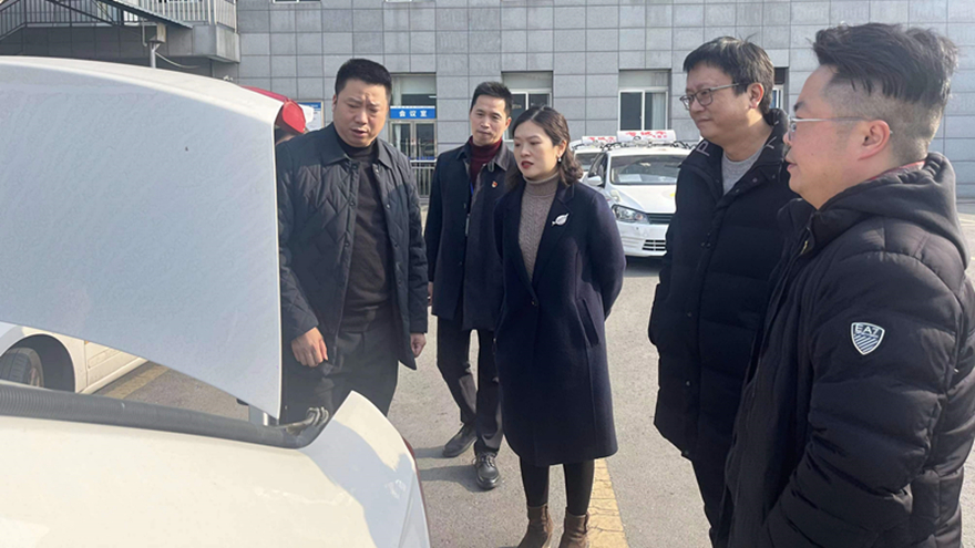 圖三：集團黨委委員、副總經理賀維維督導綿實股份安全工作